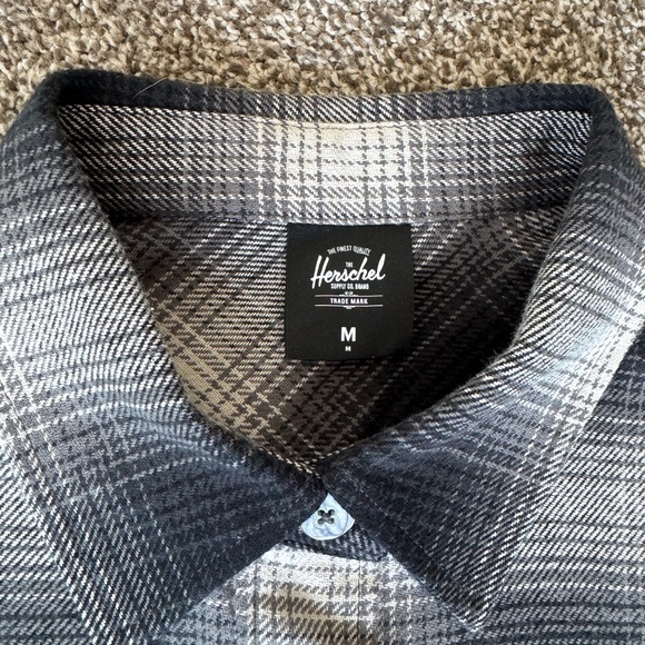 Women’s Herschel Supply Company Button Down Black and Gray Plaid Flannel Shirt - Picture 3 of 4